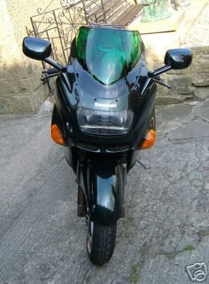 Kawasaki ZZ-R1100D4 front view
